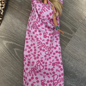Doll and Elf sleeping bag. 12 “dolls. M23