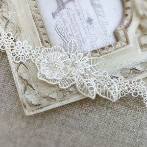 Baby Baptism Lace Headband in Off White, Baby Christening Headband, Lace Daisy Flower, Lace Leaves and Pearls zdjęcie 2