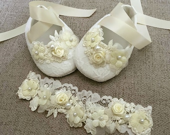 Girl Baptism Shoes, Girl Christening Shoes in Ivory, Crochet Leaves, Daisy Flower, Lace Baptism Headband, Baby Shower Gift