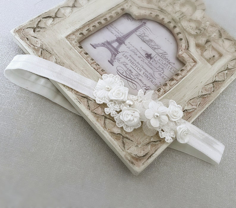 Baby Baptism Headband in Off White, Baby Christening Headband, Crochet Lace, Daisy Flowers, Satin Roses And Pearls zdjęcie 7