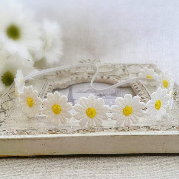 Baby Daisy Flower Headband, Baptism Headband with Flowers, Baby Christening Headband, Crochet Daisy Flowers, Summer Headband, Flower Girl