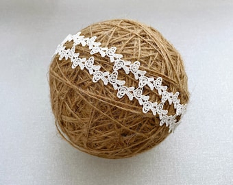 Bandeau de baptême de bébé avec roses au crochet en blanc cassé, bandeau de baptême de bébé, bandeau de baptême délicat, cadeau de fête de bébé