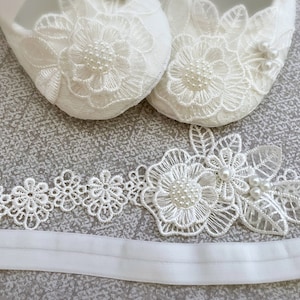 Bandeau de baptême en dentelle blanc cassé, bandeau de baptême de bébé, marguerite en dentelle, feuilles de dentelle et perles image 8