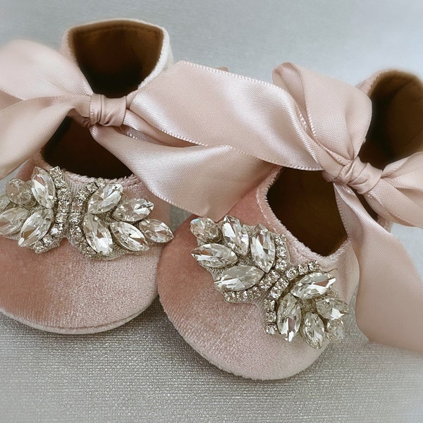 Zapatos de niña rosa, zapatos de bebé rosa polvoriento, zapatos de terciopelo para niña, zapatos de 1er cumpleaños, zapatos de boda de fiesta, regalo de baby shower, zapatos de pedrería