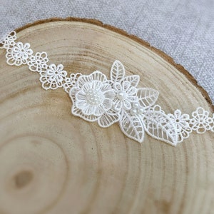 Baby Baptism Lace Headband in Off White, Baby Christening Headband, Lace Daisy Flower, Lace Leaves and Pearls zdjęcie 7