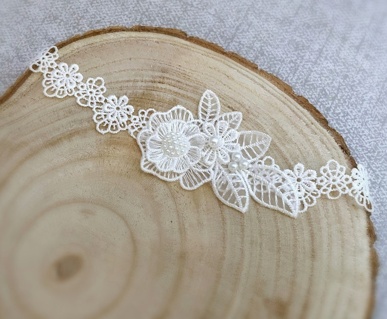 Baby Baptism Lace Headband in Off White, Baby Christening Headband, Lace Daisy Flower, Lace Leaves and Pearls zdjęcie 7