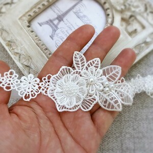 Baby Baptism Lace Headband in Off White, Baby Christening Headband, Lace Daisy Flower, Lace Leaves and Pearls zdjęcie 4