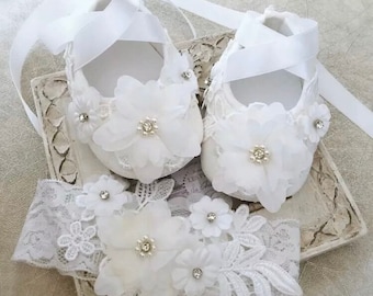 Mädchen Brautkleid aus Weiß Taufschuhe Daisy Blumen mit Perlen und Spitze Stirnband Shower Geschenk