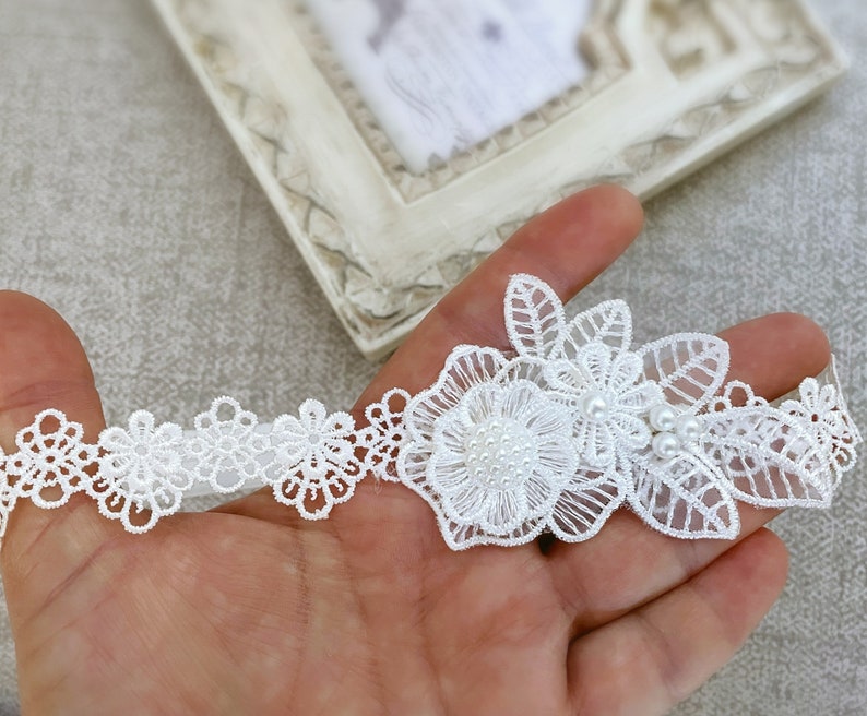 Baby Baptism Lace Headband in Off White, Baby Christening Headband, Lace Daisy Flower, Lace Leaves and Pearls zdjęcie 5