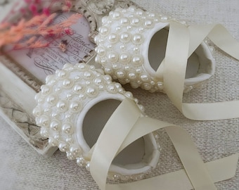 Chaussures de baptême ivoire pour fille avec perles, cadeau baby shower