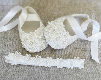 Baby Girl Off WhiteChristening Shoes, Bridal White Baptism Shoes, Lace Shoes with Daisy Flowers, Pearls and Rhinestones, Baby Shower Gift