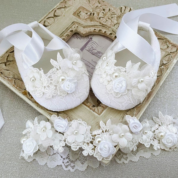 Chaussures de baptême fille, chaussures de baptême fille en crochet blanc, fleur de marguerite, bandeau de baptême en dentelle, cadeau de baby shower