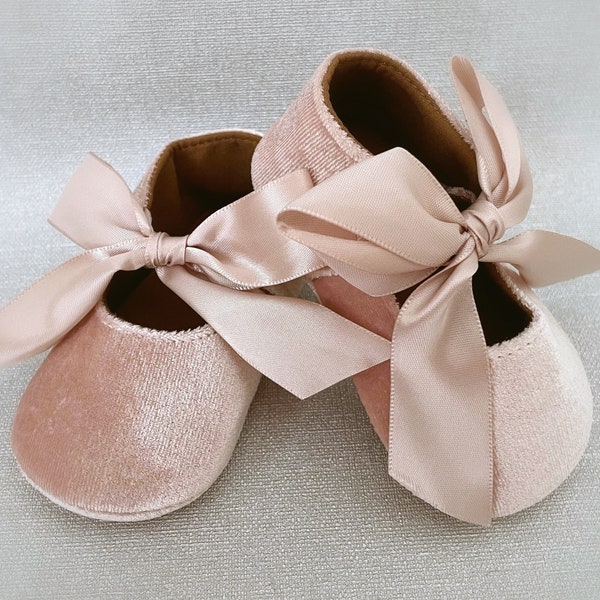 Roze babymeisje schoenen, stoffige roze babyschoenen, meisje fluwelen schoenen, 1e verjaardag schoenen, partij trouwschoenen, baby shower cadeau