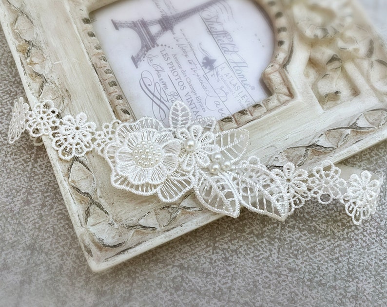 Baby Baptism Lace Headband in Off White, Baby Christening Headband, Lace Daisy Flower, Lace Leaves and Pearls zdjęcie 3