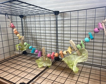 Rainbow Hanging Forage Garland Chew – Colorful Enrichment Accessory for Guinea Pigs, Rabbits and Ferrets