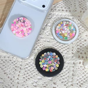 Colored dopamine Magsafe round phone grip,detachable magnetic phone grip for Kindle,multi-angle foldable phone holder,phone charming gift