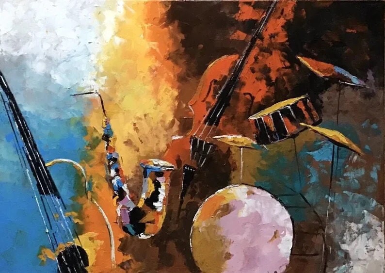 Op de afbeelding: Abstracte schildering van muziekinstrumenten, waaronder een saxofoon, een cello, een gitaar en een drumstel. De instrumenten zijn geschilderd in verschillende kleuren, waaronder blauw, geel, oranje, rood en bruin. Het schilderij heeft een levendige en energieke uitstraling.