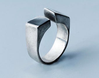 Axis Ring