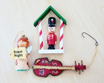 Vintage 1960s guitarra de madera, Silent Night Angel y Cascanueces Soldier Set