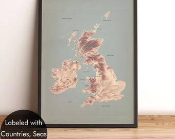 Kaart van het Verenigd Koninkrijk en Ierland met labels – Landen, hoofdsteden, zeeën en eilanden van het VK | Minimalistische reliëfkaart van de Britse eilanden – 2D platte afdruk