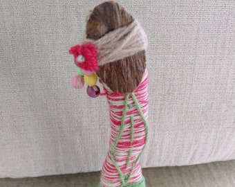 Regalo de arte en miniatura Muñeca de madera Figura de decoración Colección de madera Muñeca de arte Hecha a mano Muñeca pequeña de madera Muñeca de historia Figura con base