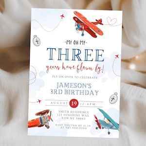飛行機の3歳の誕生日男の子招待状、飛行機で旅した年数3歳の誕生日パーティー、ヘリコプターパイロットの誕生日、航空誕生日パーティー 859K