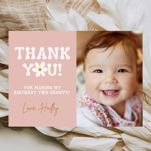 Cartão de agradecimento editável da festa de aniversário da Daisy Boho Daisy Two Groovy 2ª festa de aniversário Boho Daisy Floral Groovy Download instantâneo 722TY1