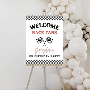 Placa de boas-vindas para festa de aniversário de carro de corrida editável, placa de festa de aniversário de corrida, decoração de festa de aniversário Two Fast One, pôster de boas-vindas para fãs de corrida 708WS1