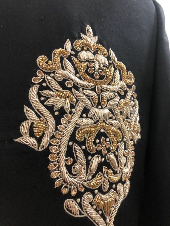 Brooch clearance for bandhgala