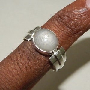 Natural Star Sapphire Ring, 9x11mm Oval Shape Cabochon Gemstone Ring, 925 Sterling Silver Ring. Size 9 US