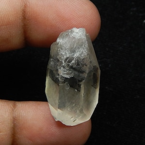 Natürlicher rauer Herkimer Diamant Stein, loser Edelstein, Herstellung für Schmuck, Herkimer Kristall, Quarzkristallcluster.