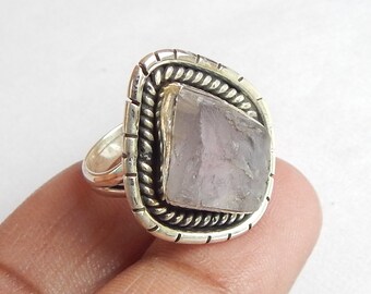 Anillo de gema de kunzita rosa en bruto: Joyería unisex de plata de ley 925 para regalo.