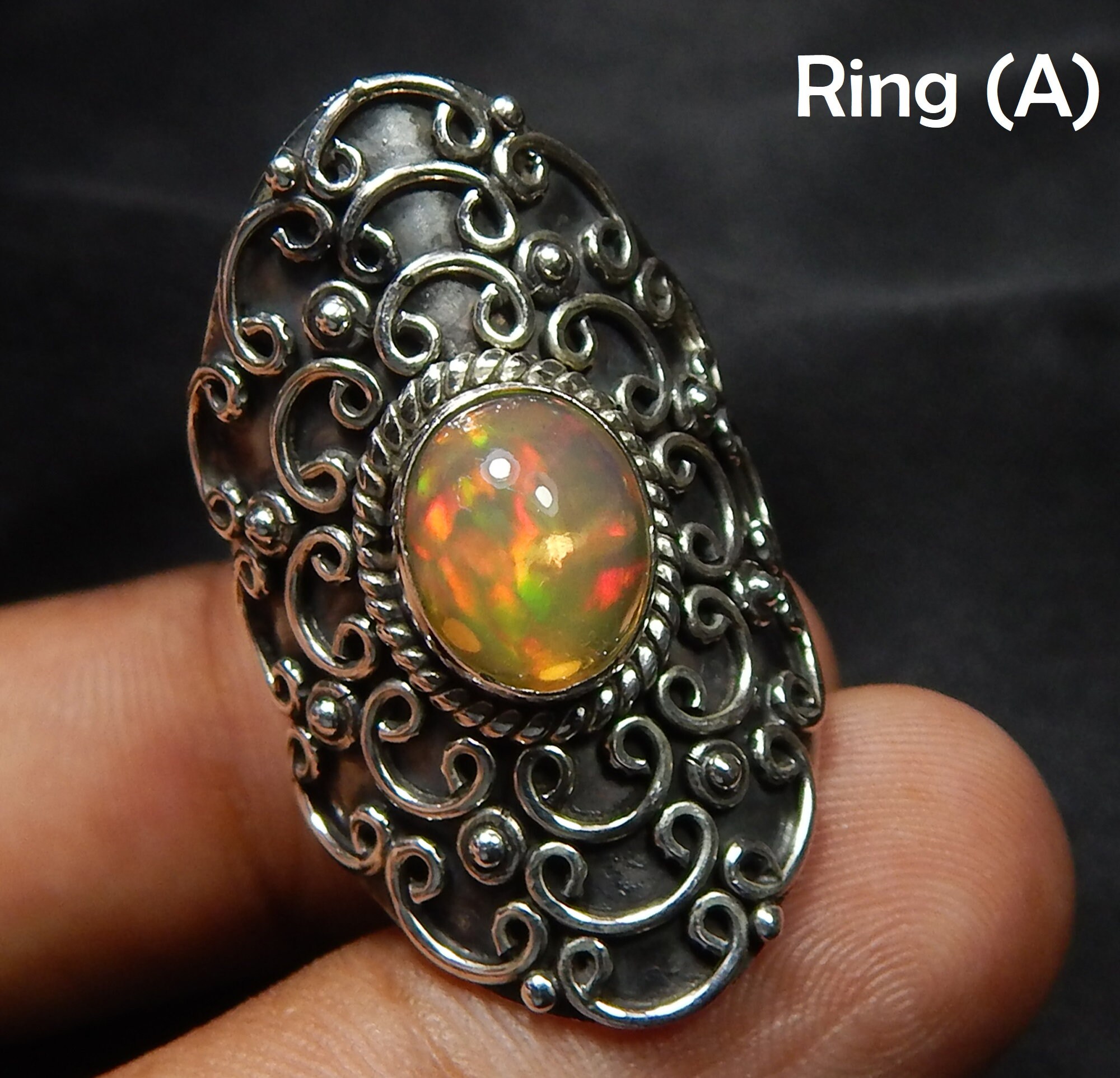 エチオピア産オパールリング：925スターリングシルバー、8 x 10 mm