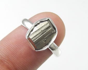 Anillo de pirita en bruto: joyería hecha a mano con piedras preciosas en plata de ley 925