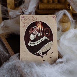 Cartão postal vintage "Casa Velha Secreta" com tema de livros para amantes de livros, presente de última hora