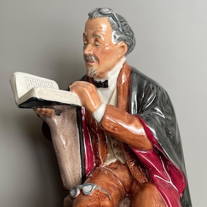 MINT The Professor Royal Doulton HN2281 Figurine