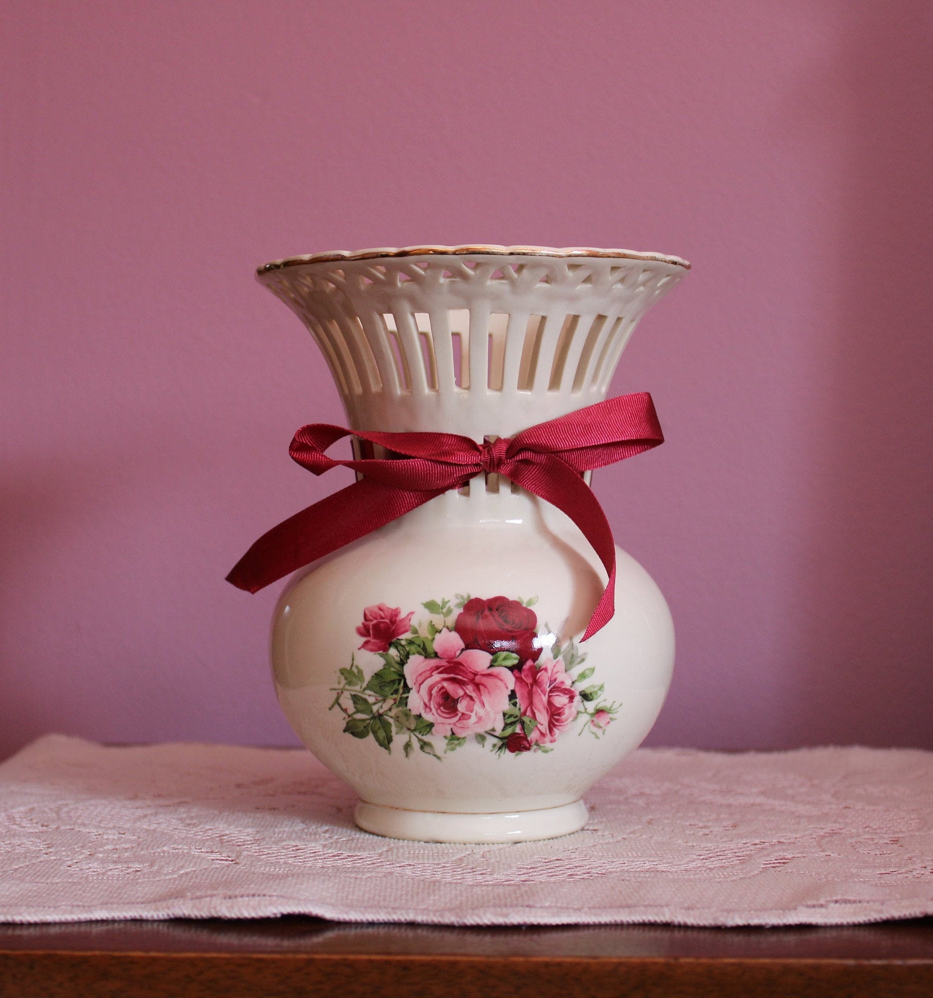 FALSK Bloom At blokere Formalities victorian Rose Vase by Baum Bros. - Etsy