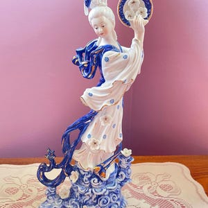 MINT Elegant Porcelain Japanese Woman Figurine - 14 Inches Tall -  Made in Japan