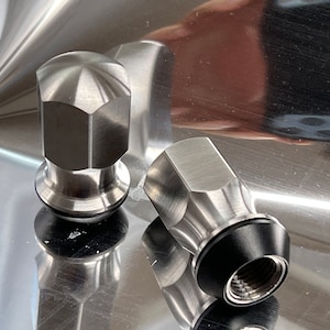 Floating Rotating 60 degree seat Closed End Titanium Lug Nut 12x1.5 HEX19 20 pcs