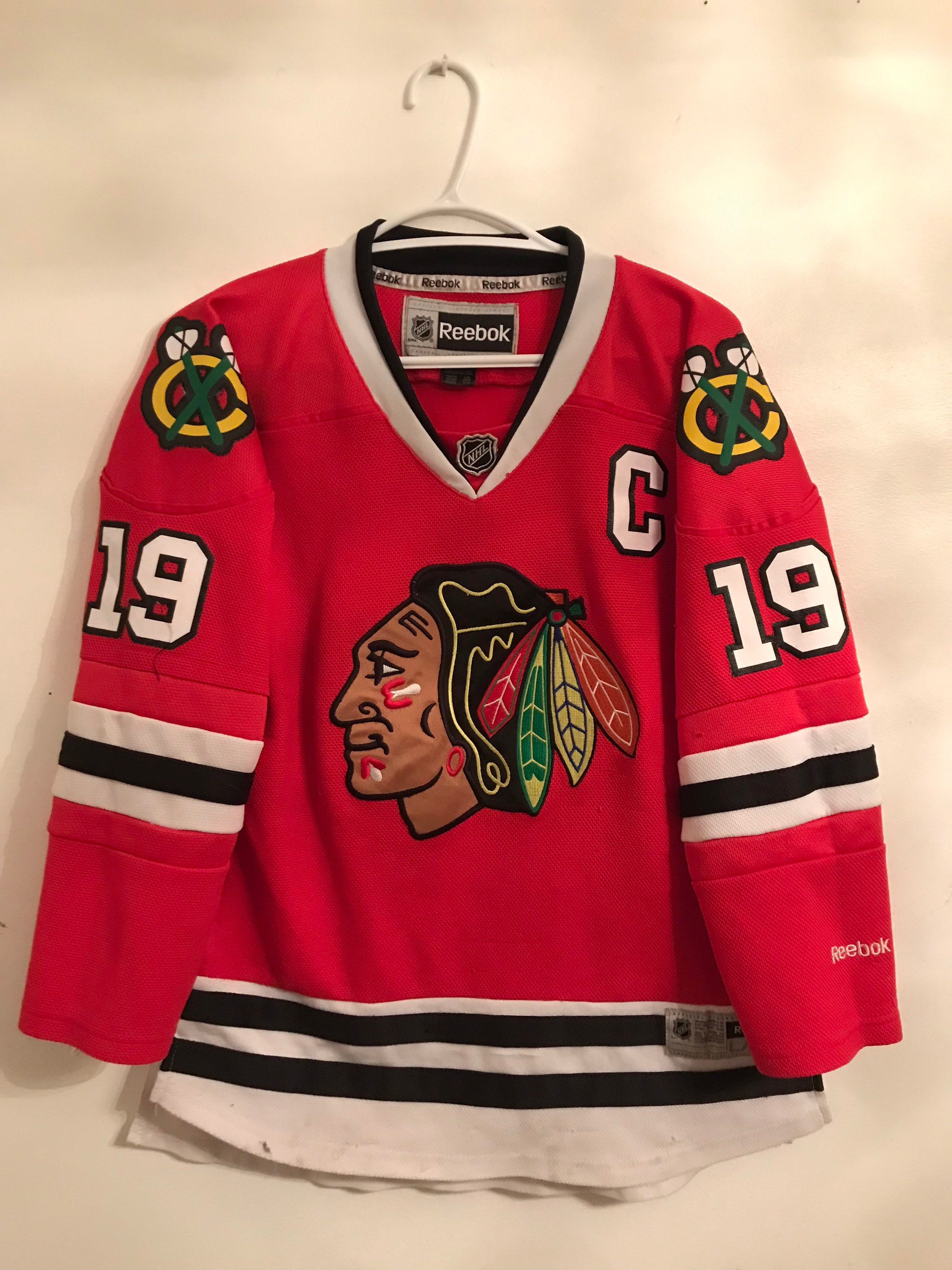Reebok Chicago Blackhawks Jersey Size 52 Red NHL Hockey Made In Canada  Toews