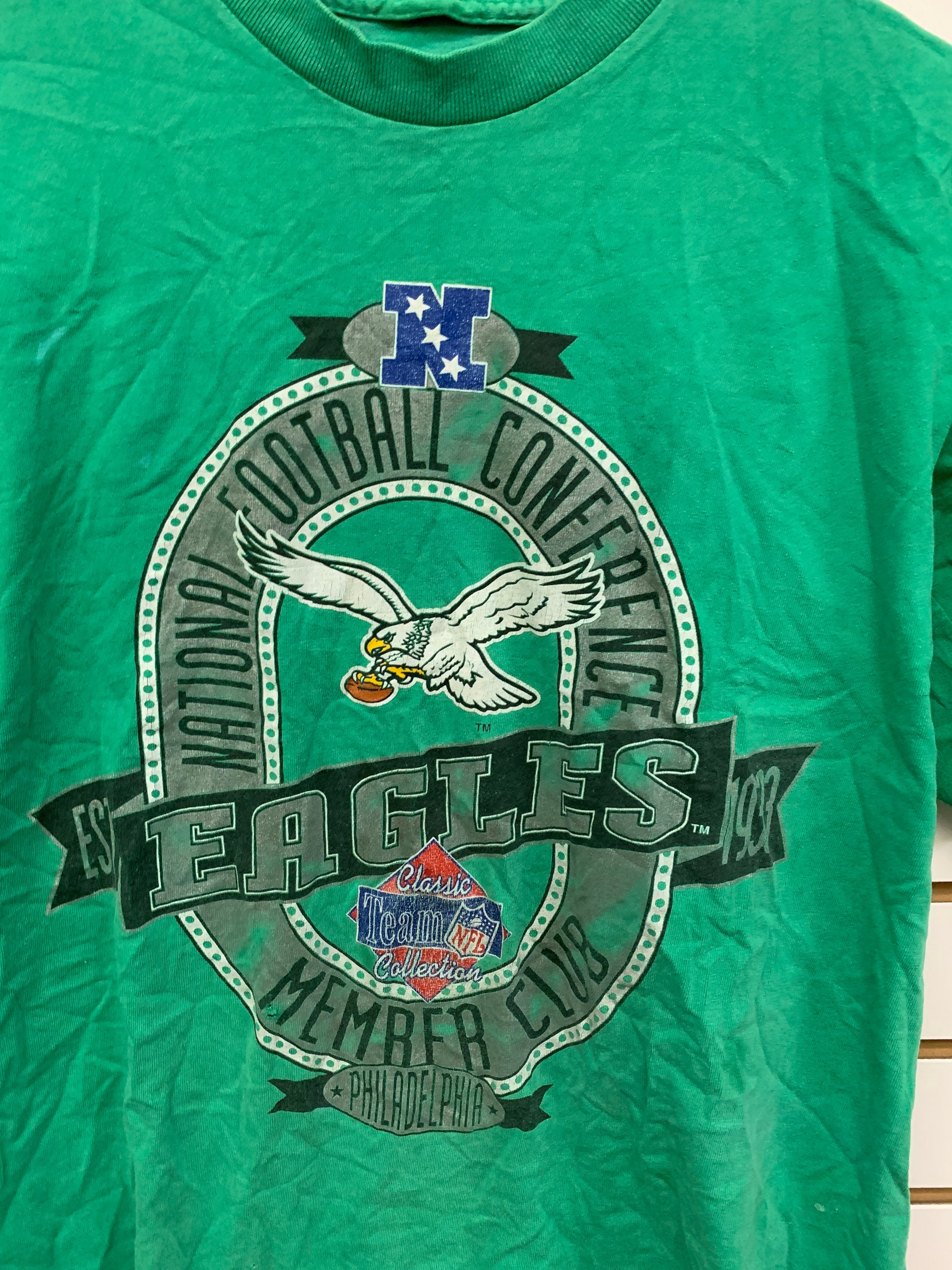Discover Vintage Philadelphia eagles T-shirt size large 1990s
