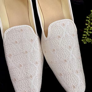 Handmade Mens Wedding Shoes in White | Mens Shoes for Kurtas | Traditional Mojari Shoes | Indian Ethnic Wedding Footwear for Men