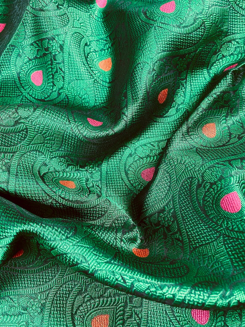 Statement Handmade Soft Kora Muslin  Tanchoi Silk Saree with Jacquard Weaving Work Green with Red Borders Kaash Collection