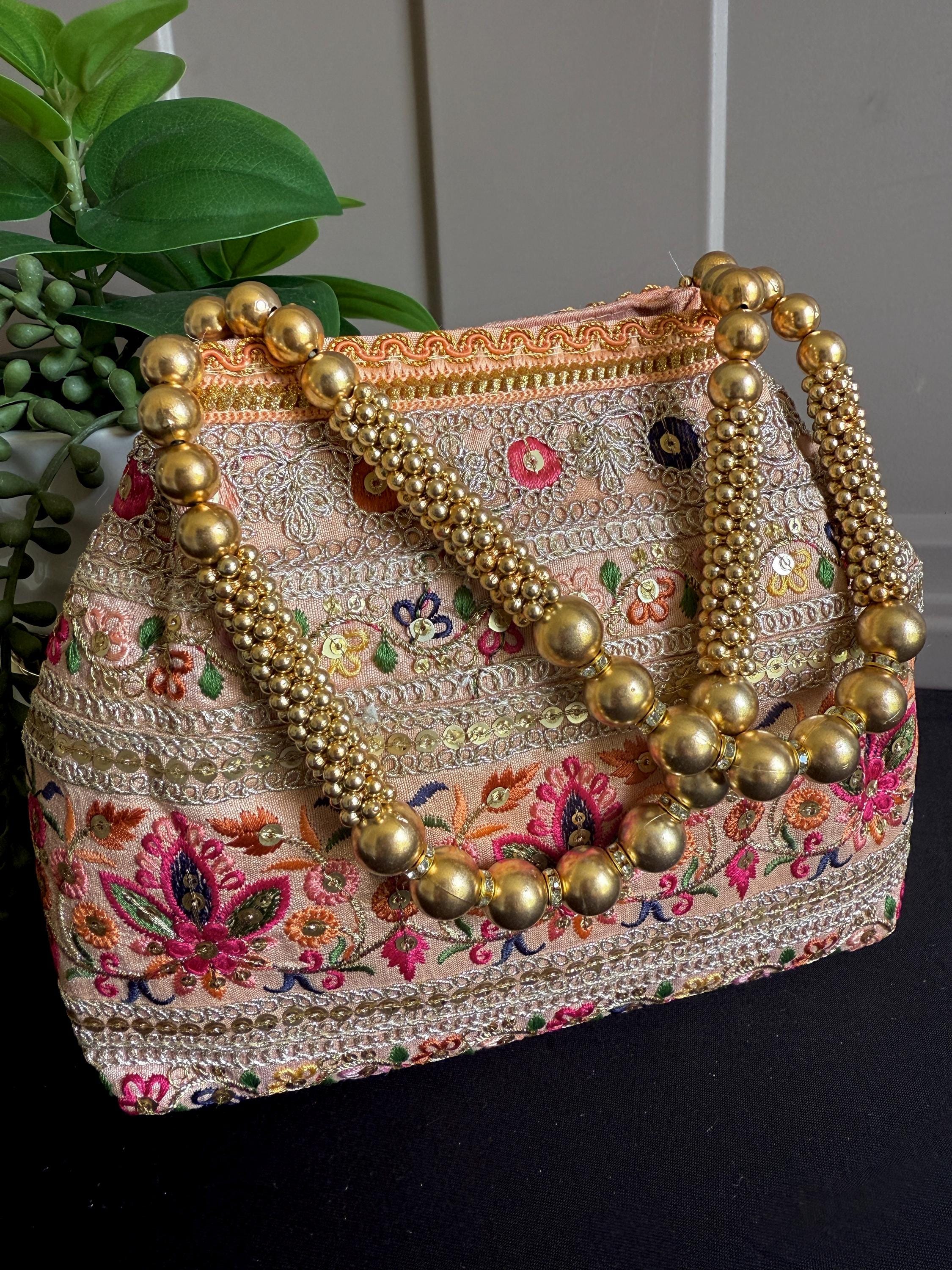 Borsa Potli Indiana Fatta A Mano – Pochette Ricamata Fiori Verde Pistacchio In Cotone Con Coulisse Per Matrimoni E Feste - 2