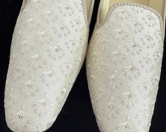Handmade Men Wedding Shoes in Off White | Mens Shoes for Kurtas | Traditional Mojari Shoes | Indian Ethnic Wedding Footwear for Men