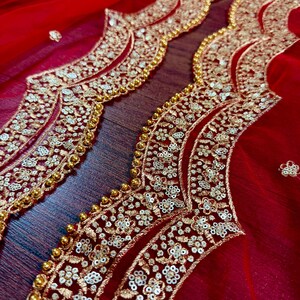 Dupatta de red de color rojo con zari dorado, lentejuelas y cuentas / Dupatta de color rojo / Dupatta roja con lentejuelas / Dupatta india para lehangas imagen 5