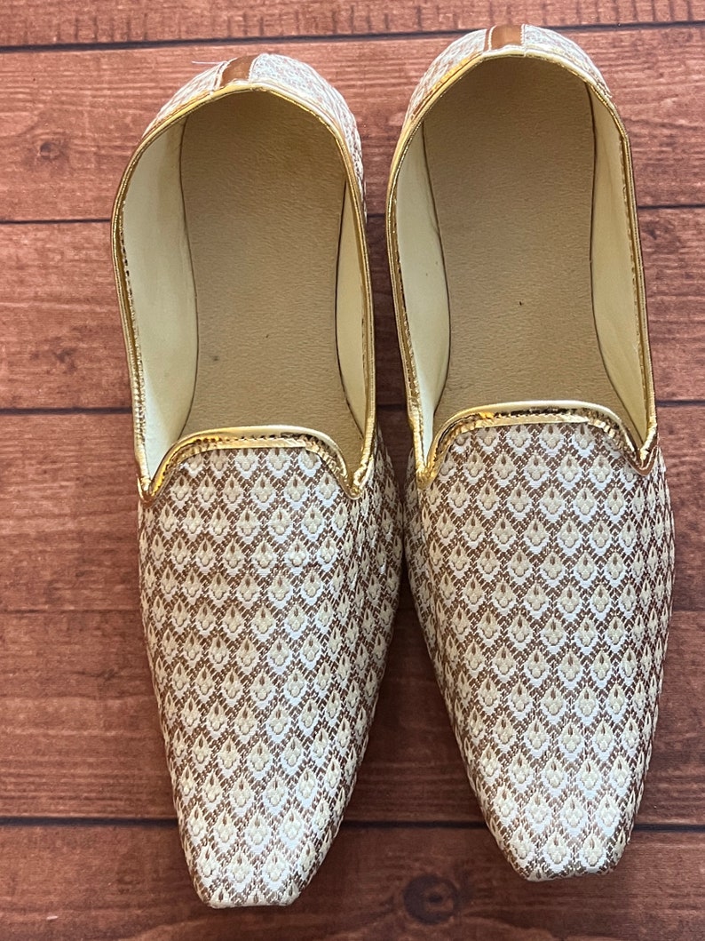 Bottle Green Brocade Mojari Shoes for Men Dn-4