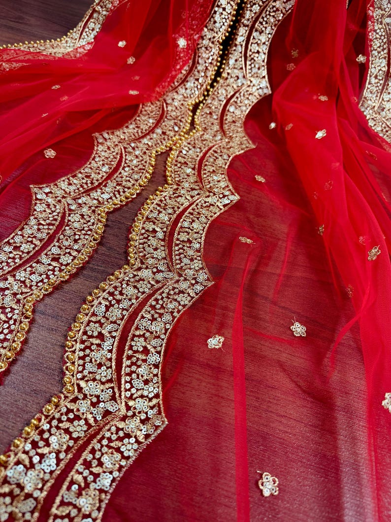 Dupatta de red de color rojo con zari dorado, lentejuelas y cuentas / Dupatta de color rojo / Dupatta roja con lentejuelas / Dupatta india para lehangas imagen 6