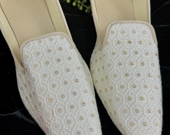 Handmade Men Wedding Shoes in Off White with Emberiodery | Mens Shoes | Traditional Mojari Shoes | Indian Ethnic Wedding Footwear for Men