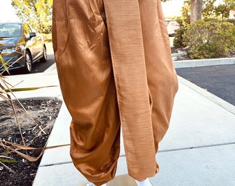 Pantalones dhoti de seda cruda color oro para hombre / Colección Kaash